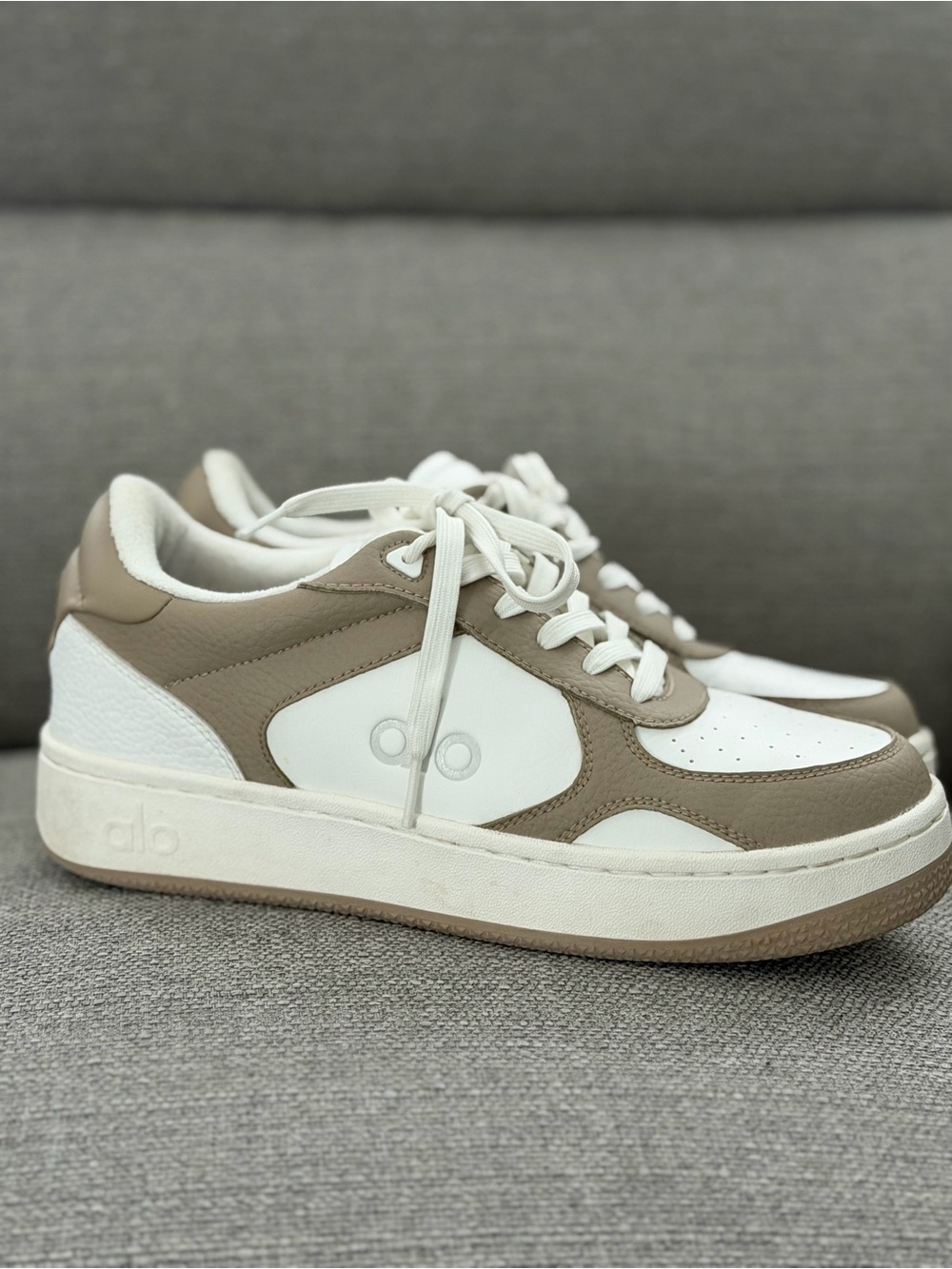 ALO Yoga Low-Top Sneakers in Tan and White - Picture 3 of 8